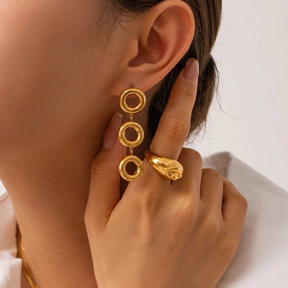 Classy O Rings Drop Earrings - Veinci