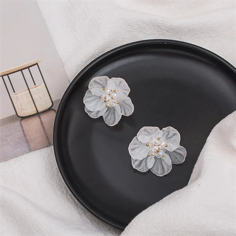 Classy Transparent Floral Hibiscus Earrings - Veinci