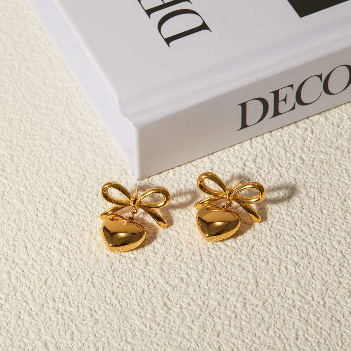 Dainty Bow Heart Earrings - Veinci