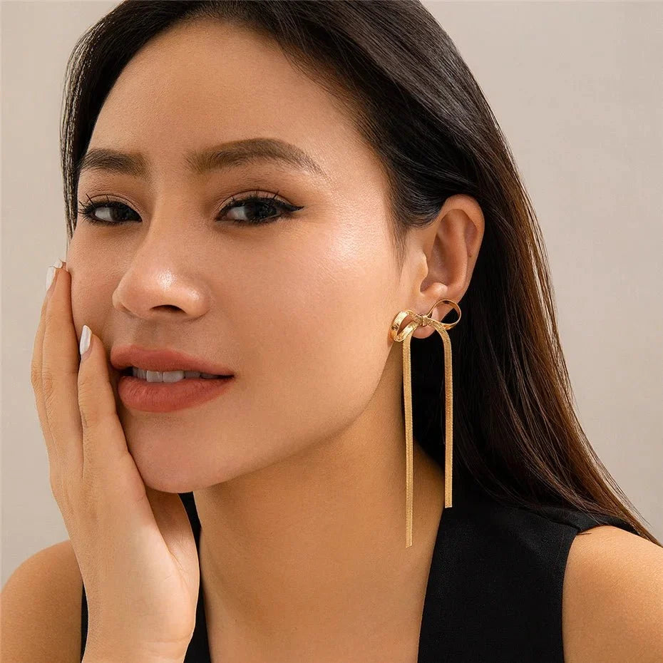 Dainty Bow Tassel Earrings - Veinci