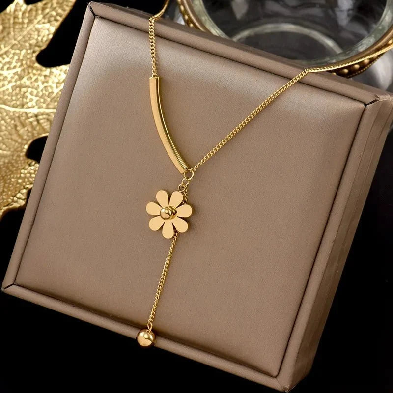 Dainty Floral Bar Dangle Necklace - Veinci
