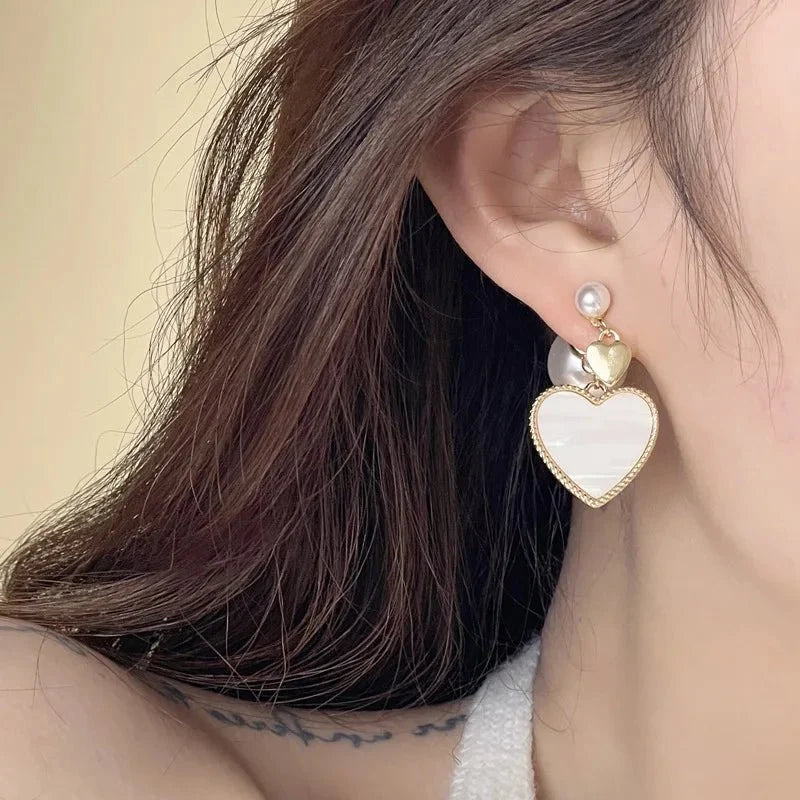 Dainty Pearl Stud Heart Shell Earrings - Veinci