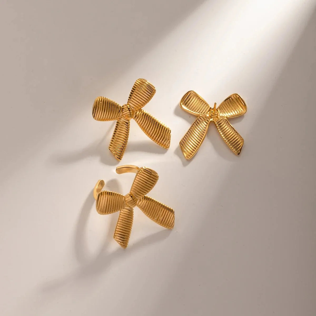 Dainty Striped Bow Elegant Ring and Earrings - Veinci
