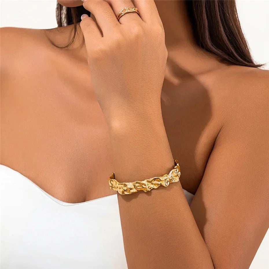 Irregular Crumbled Textured Bangle Bracelet - Veinci