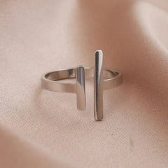 Minimal Adjustable Asymmetric Open Bar Ring - Veinci
