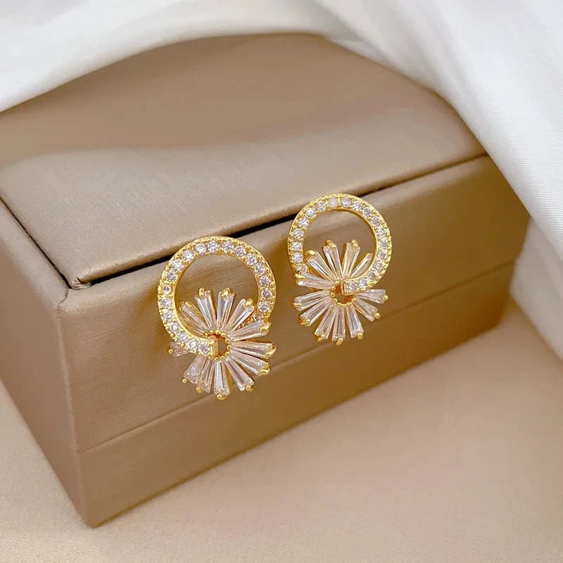 Shimmering Floral Diamond Necklace and Earrings - Veinci